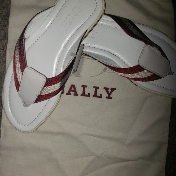 Bally slides - Picture 2 of 3